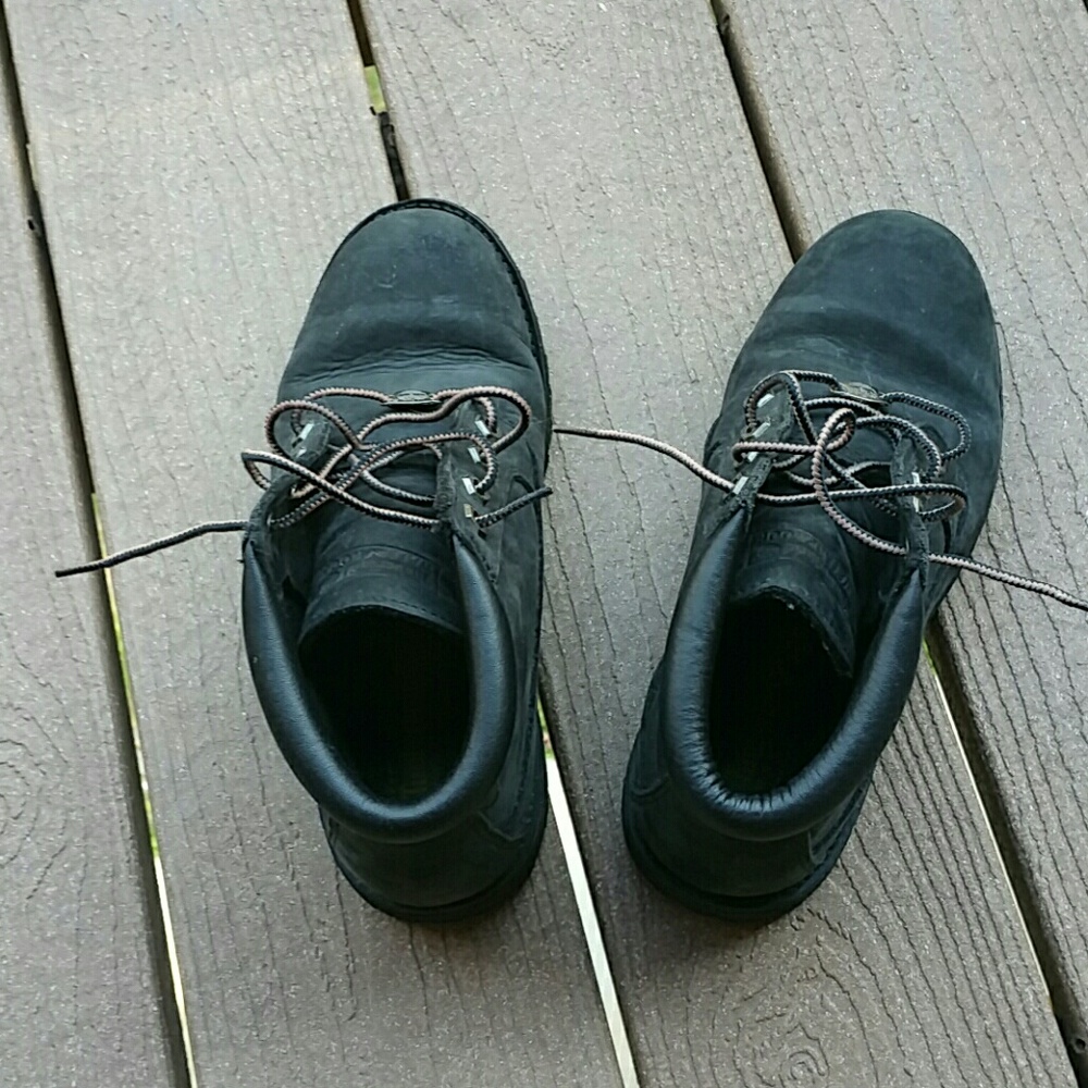 Black timberland boots